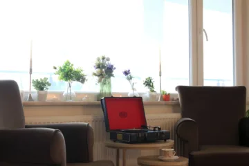 1744118479253