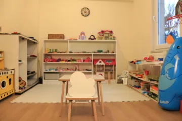 1744118661777